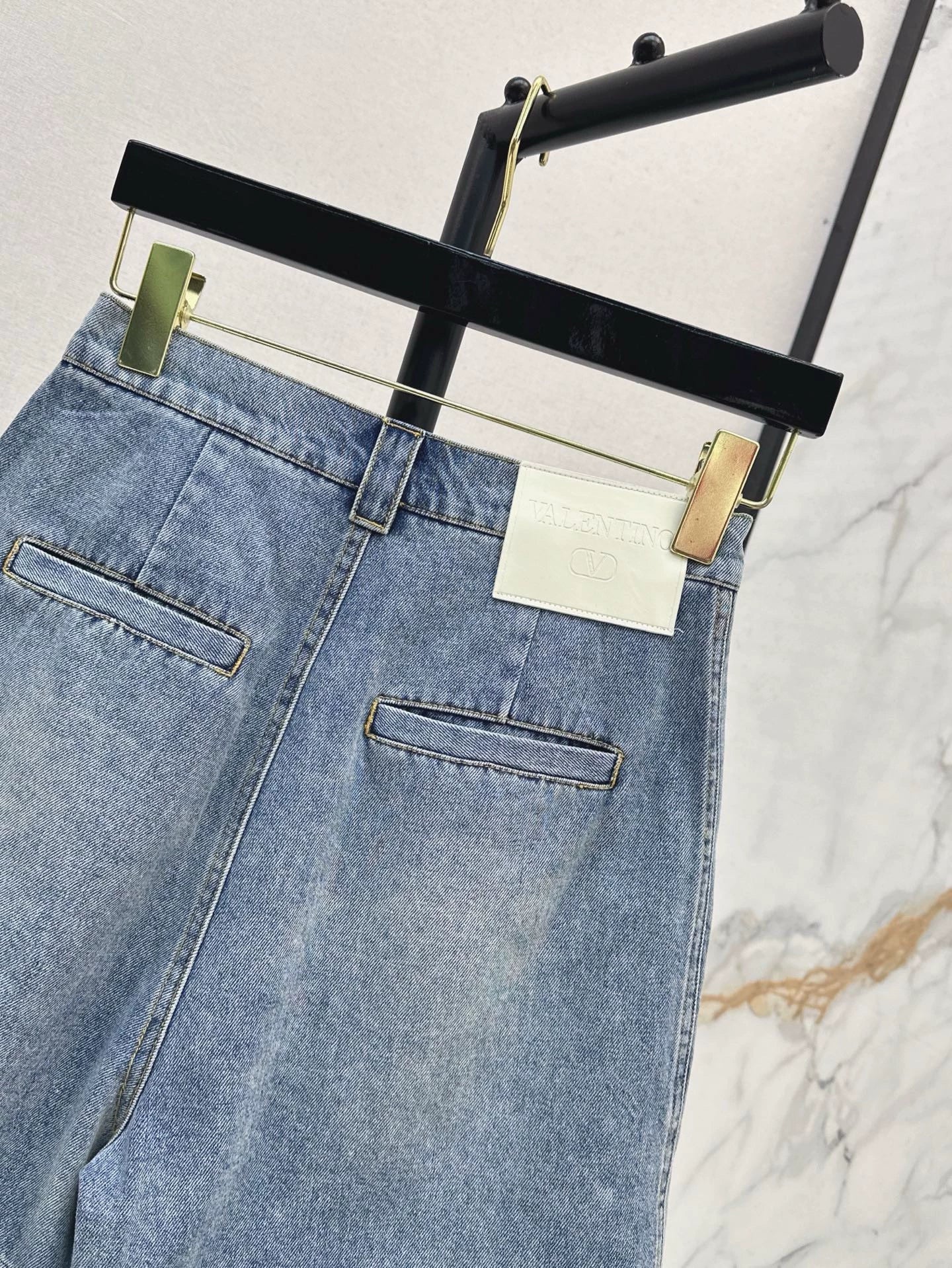 V 25 Spring/Summer Latest Denim Five Point Pants