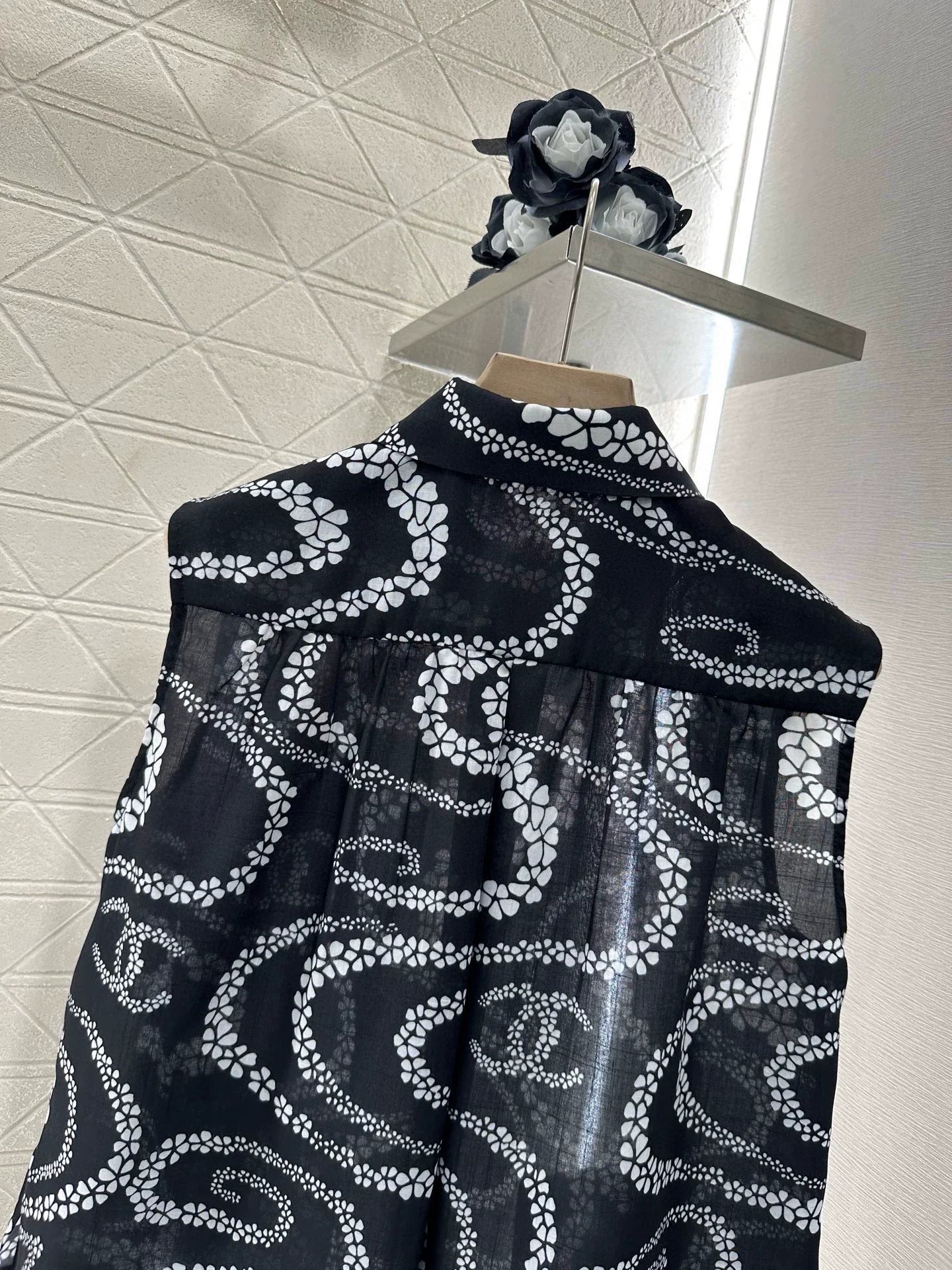 C 25 Printed Sleeveless Vest Shirt