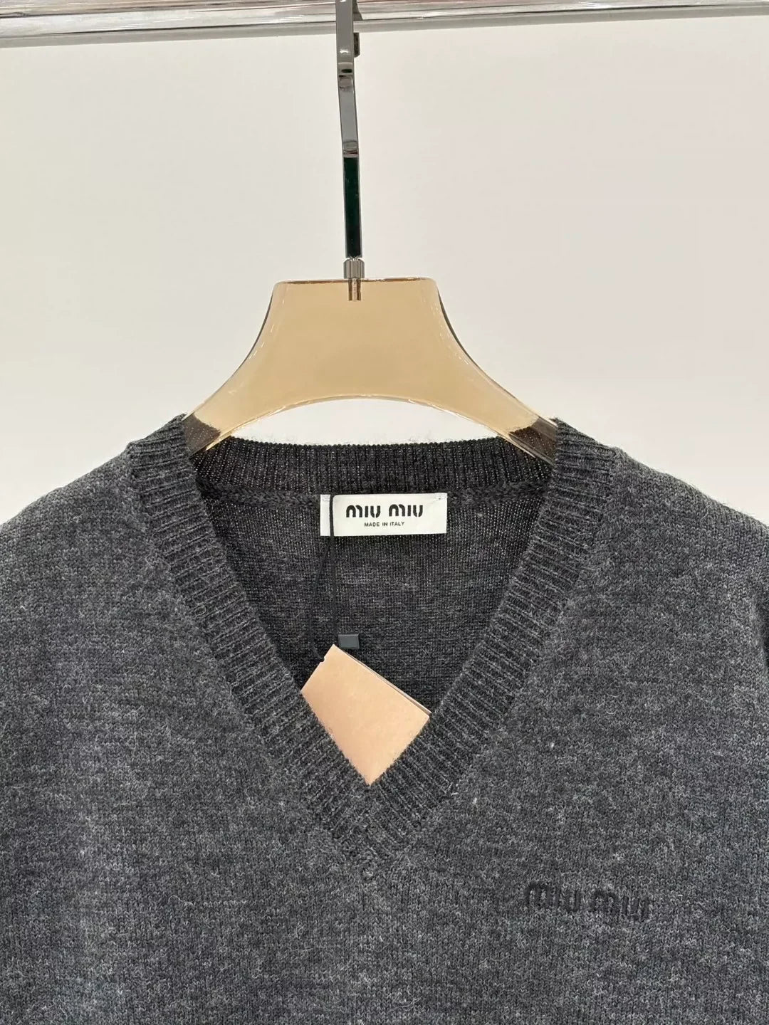 M 25 Spring and Summer new V-neck letter logo embroidery solid color simple casual knitted long sleeve