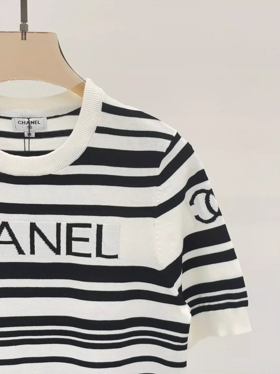 25 Summer New Black and White Striped Letter Logo Jacquard Knitted Short Sleeves