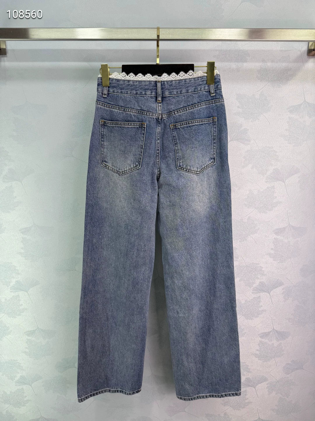 25 Lace panel jeans