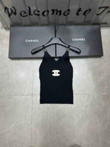 25ss Metal logo V-neck tank top