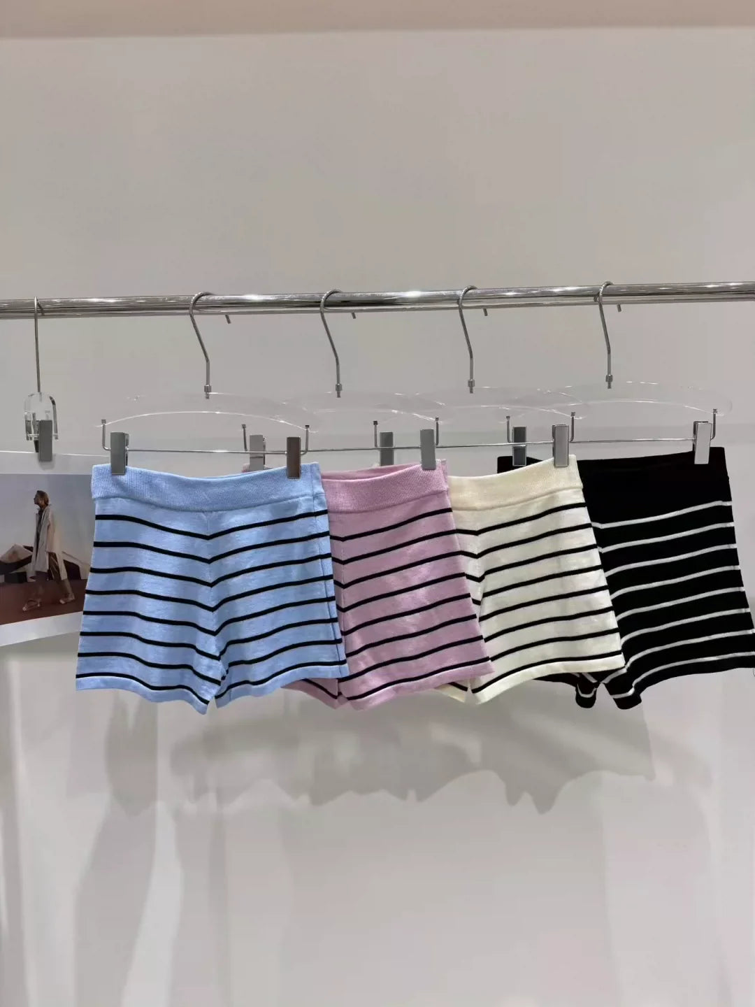 25 New hot sale Swallow logo front and back buttons Fake skirt shorts