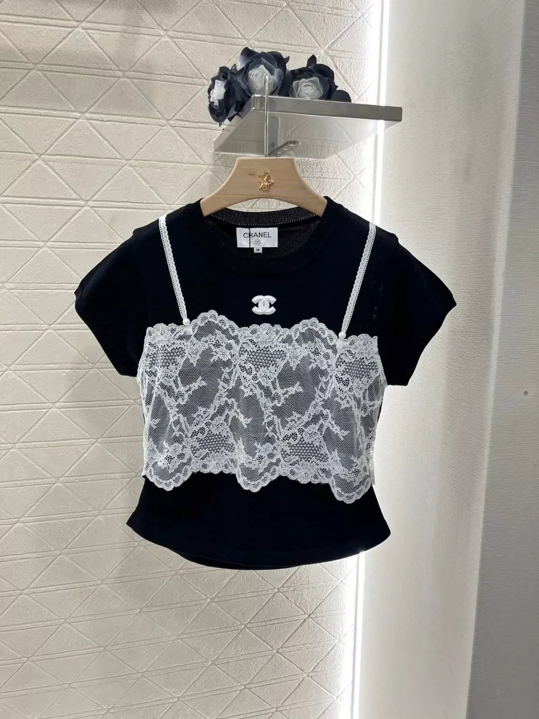 25 Spring and Summer New Lace Fake Two-piece Knit Top