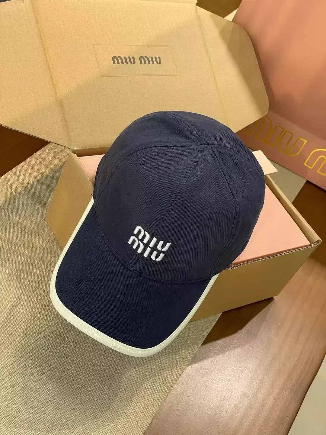 m 25 New baseball caps