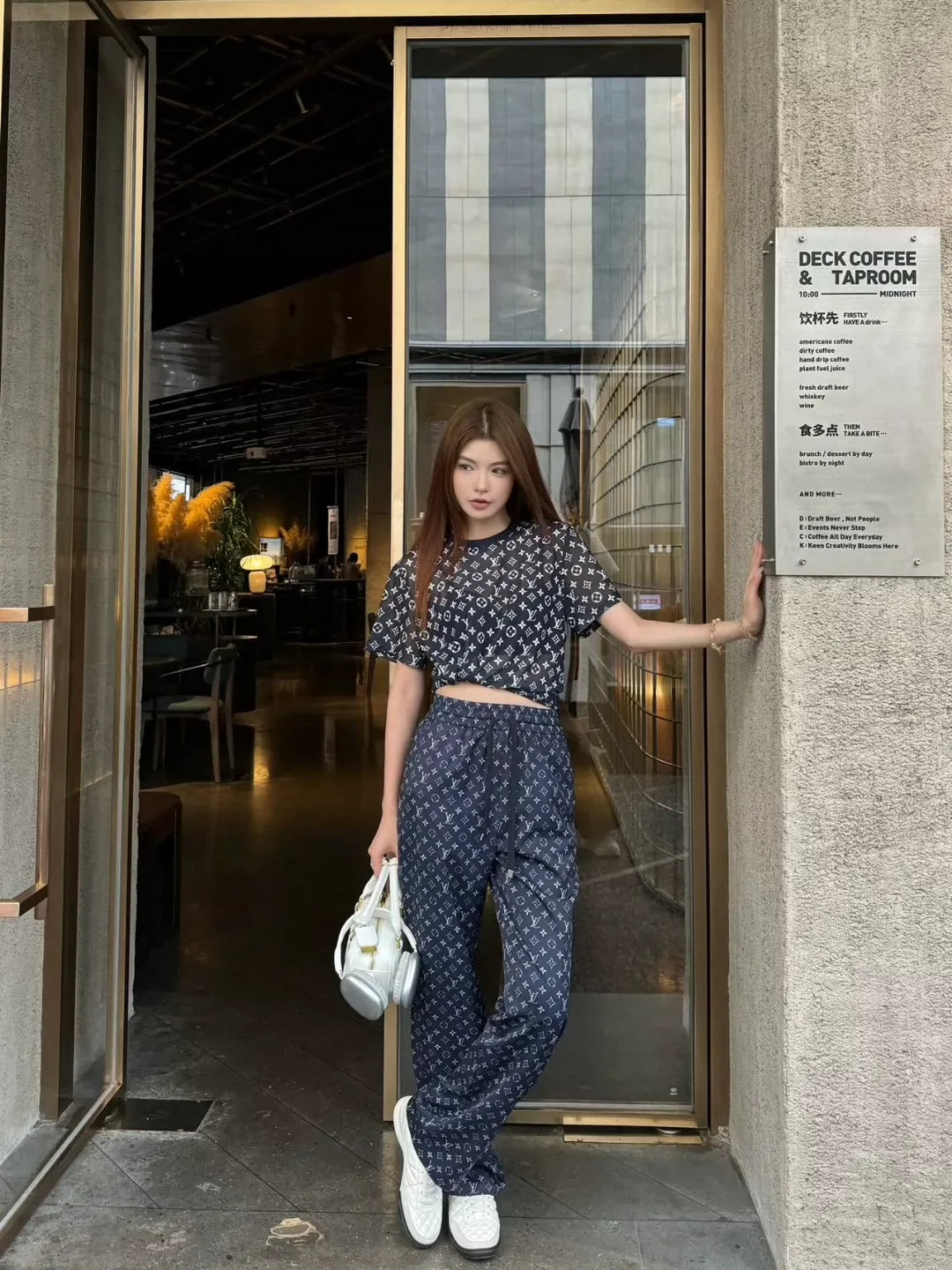 L 25 New Printed Round Neck Short Sleeve Mesh Top