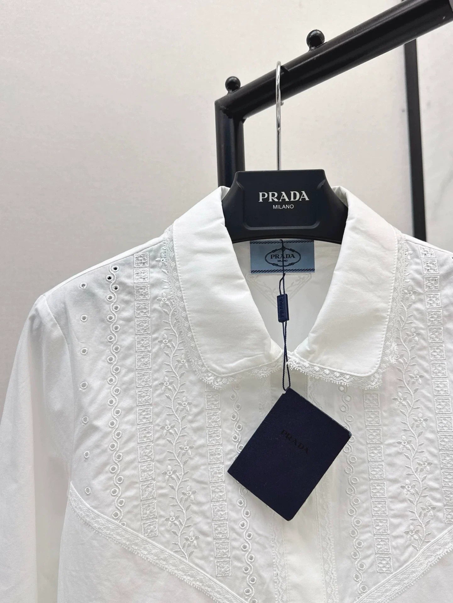 P 25 spring and summer new lace lace long sleeve shirt