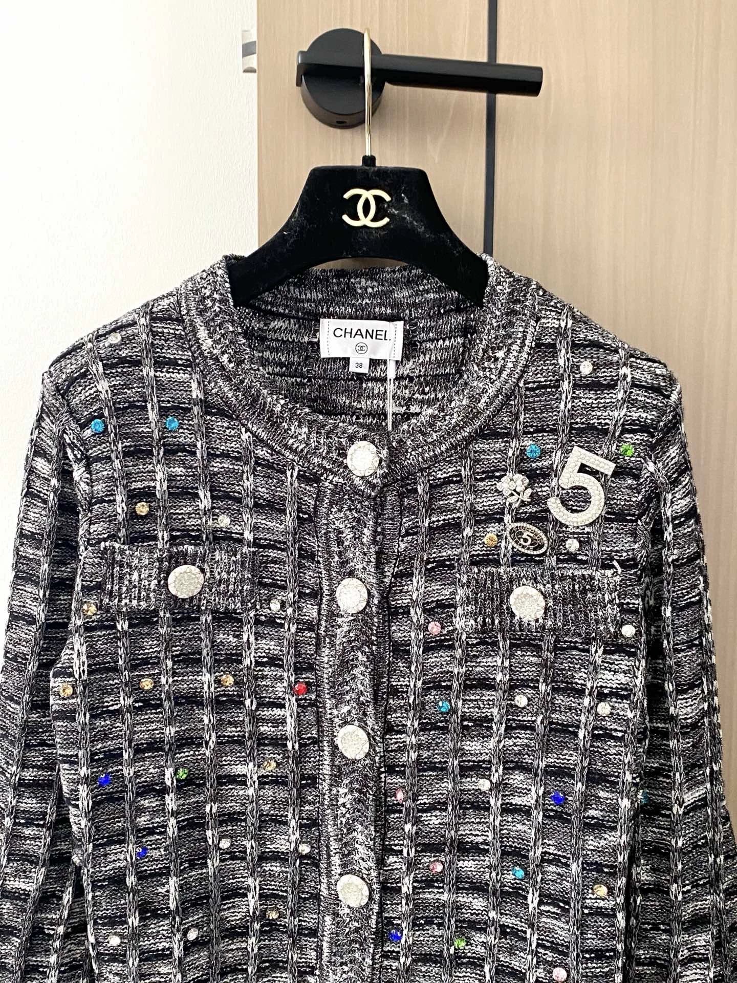 C New 25th Plaid Single-Breasted Round Neck Long-Sleeved Knit Cardigan(white/black/red)