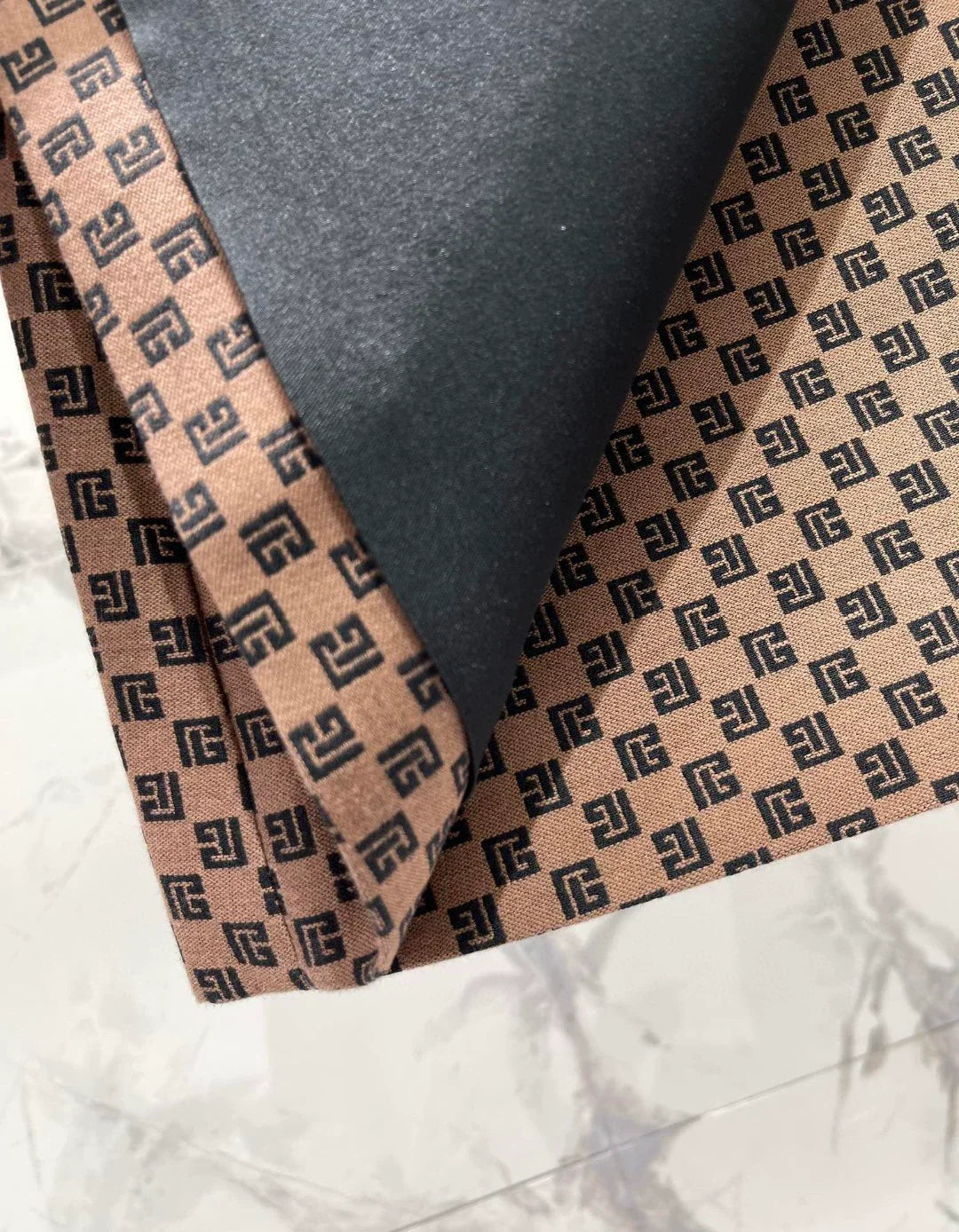 25 new jacquard buckle wool skirt