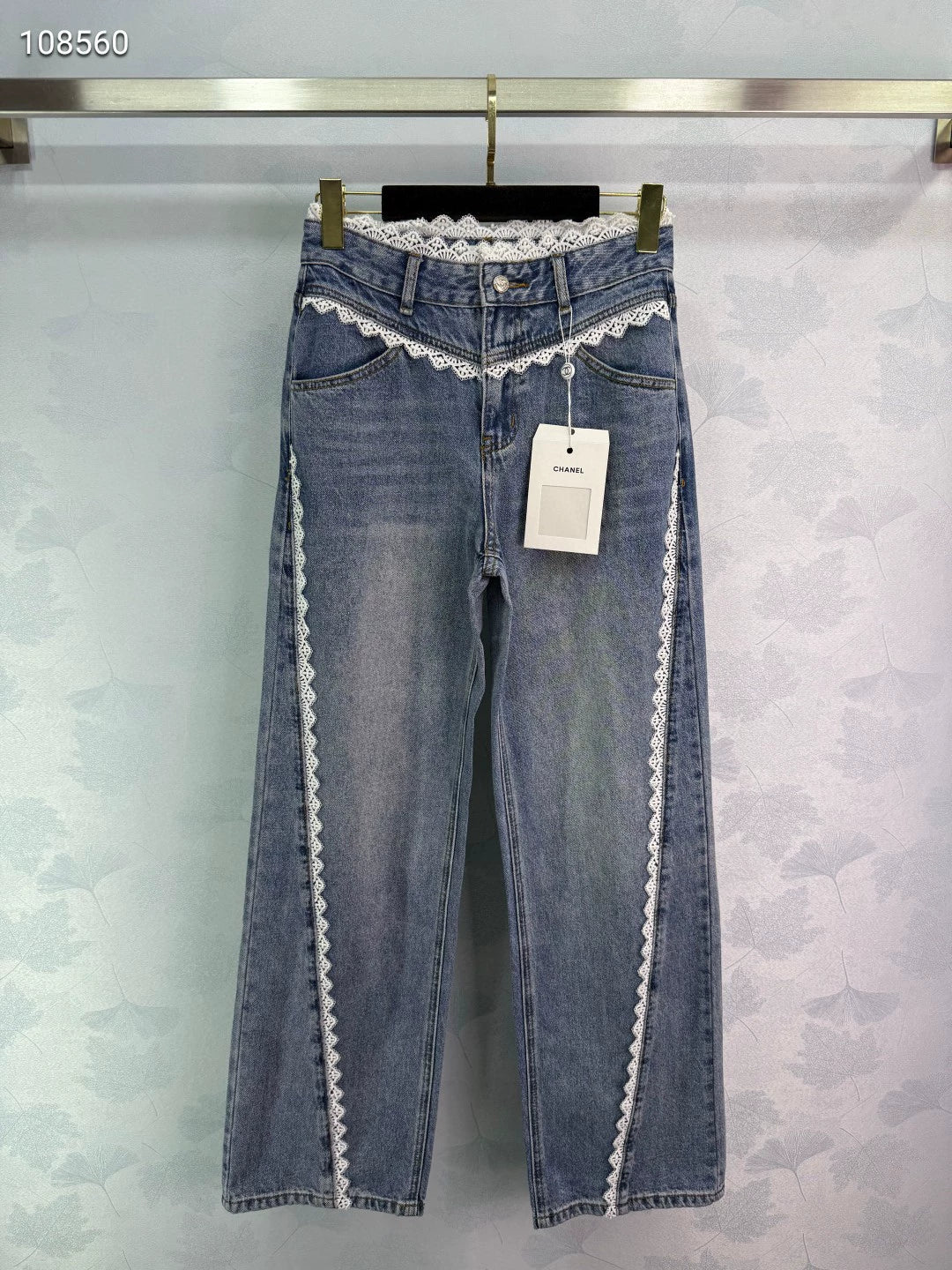 25 Lace panel jeans