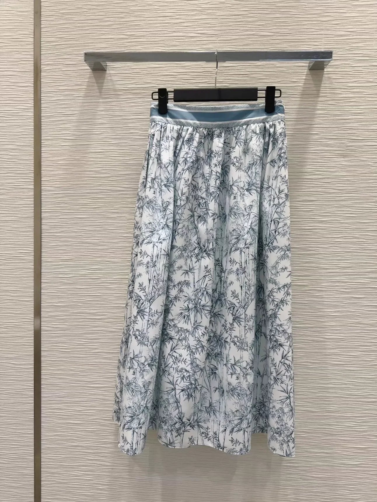 D 25 New Color Clash Printed Letter Long Half Skirt