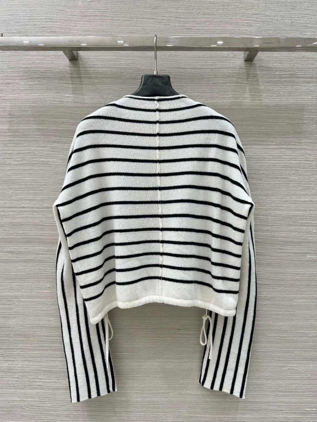D 25 new drawstring design drawstring striped wool top.