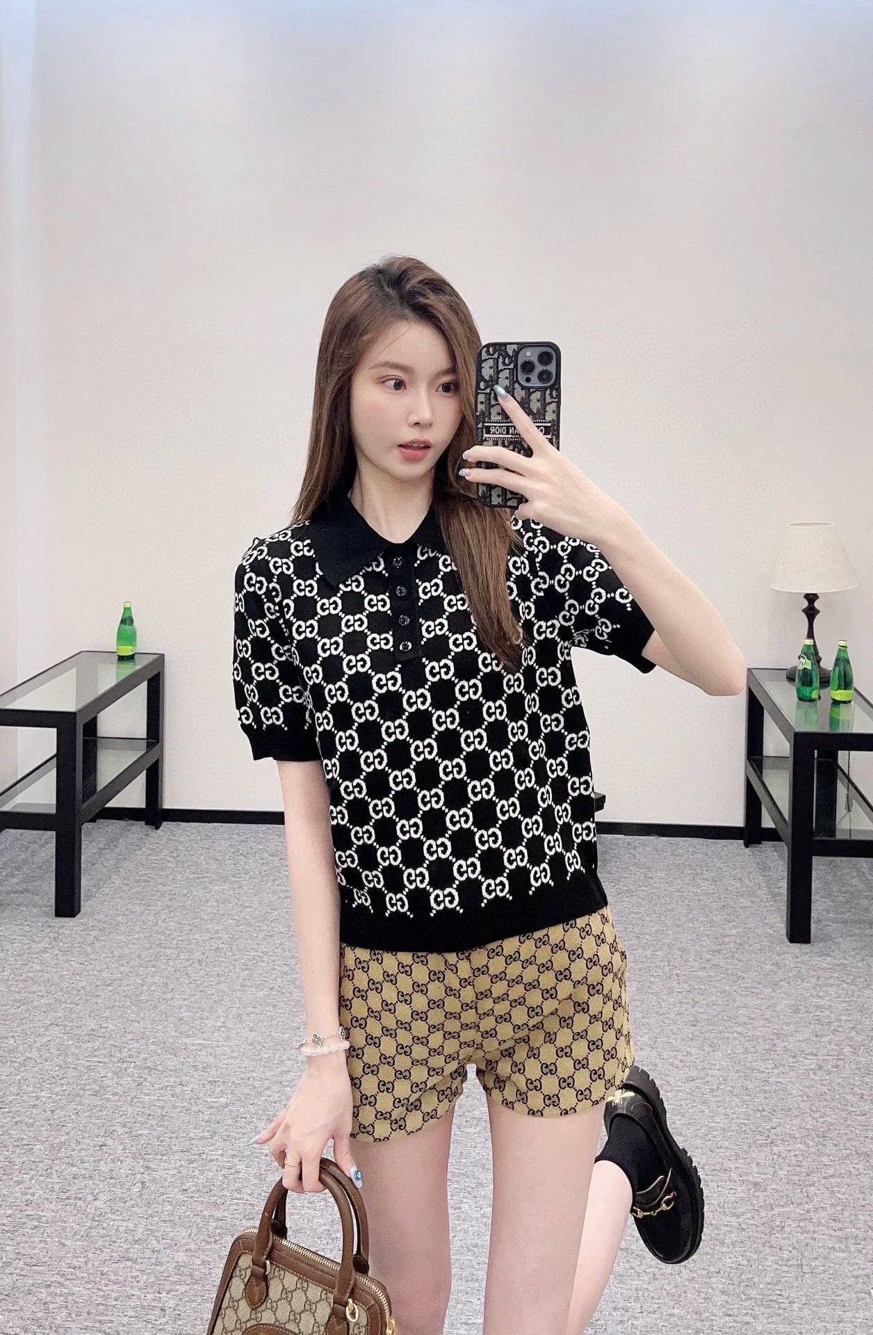 G 25 Reversible lapel jacquard knit short-sleeves.