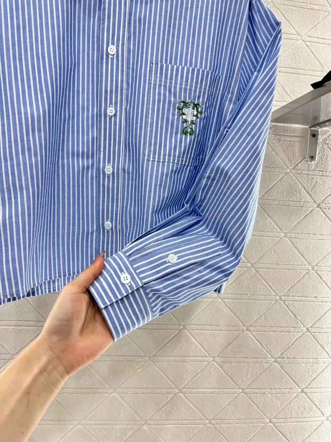 25 new lapel embroidered striped shirt