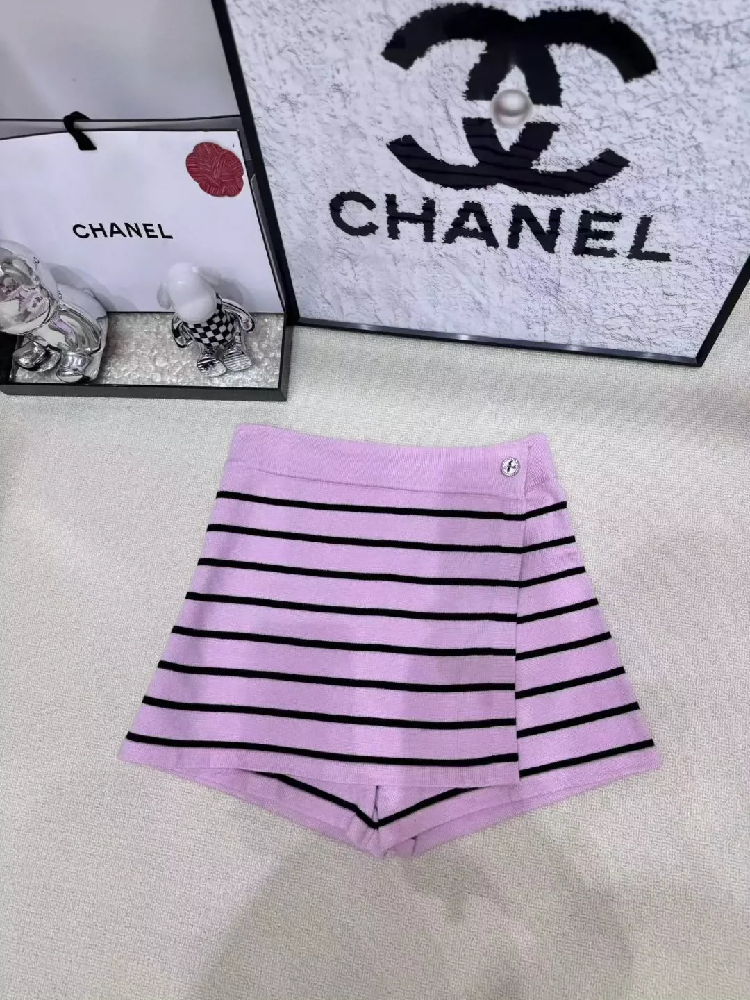 25 New hot sale Swallow logo front and back buttons Fake skirt shorts