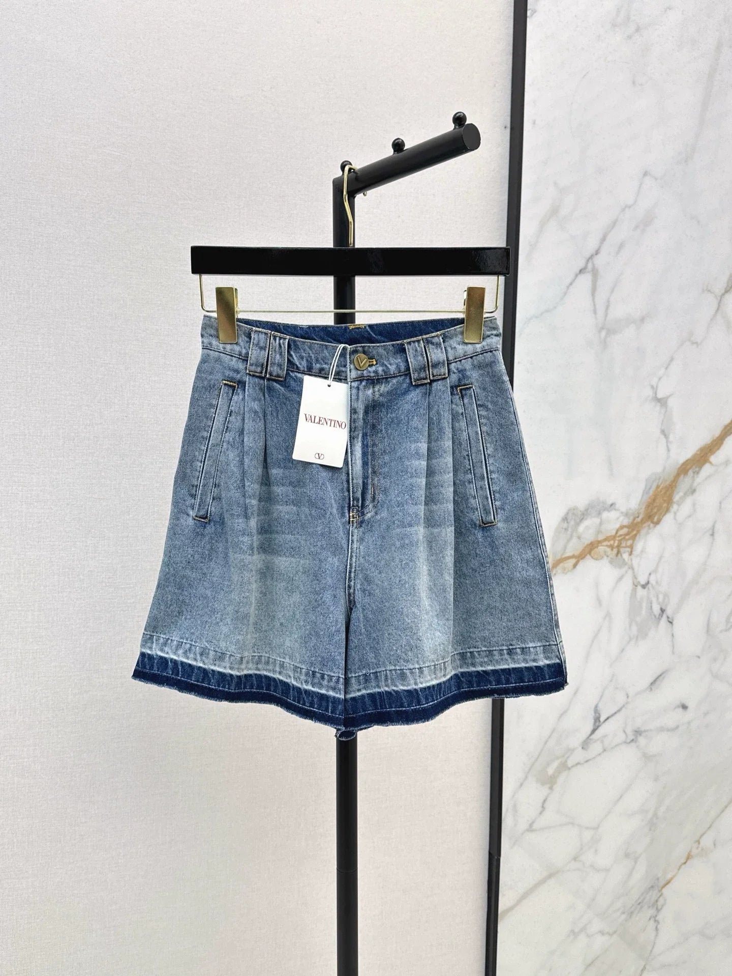 V 25 Spring/Summer Latest Denim Five Point Pants