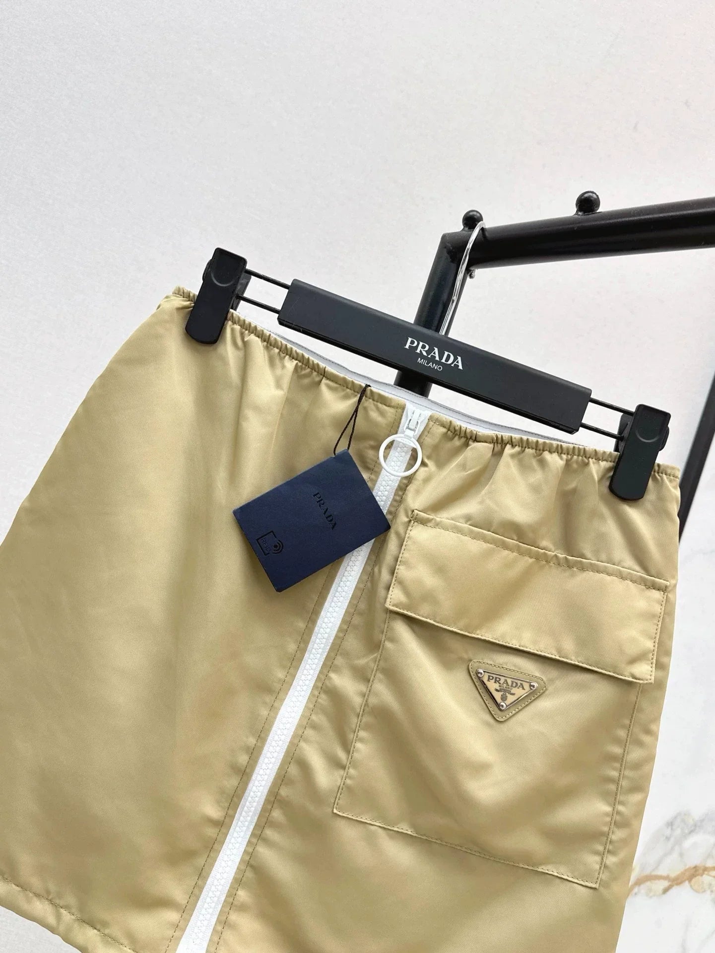 P 25 Spring/Summer New Fashionable Half Skirt