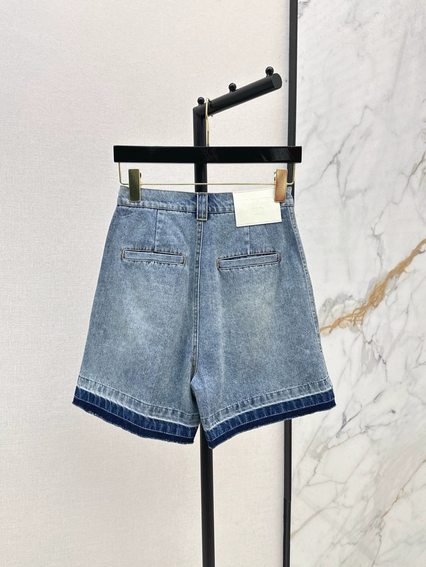 V 25 Spring/Summer Latest Denim Five Point Pants