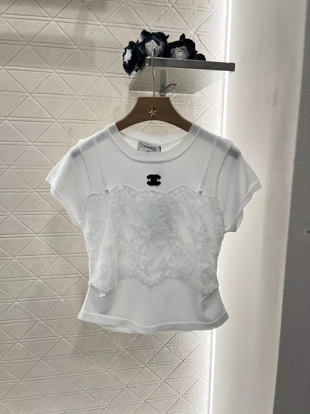 25 Spring and Summer New Lace Fake Two-piece Knit Top