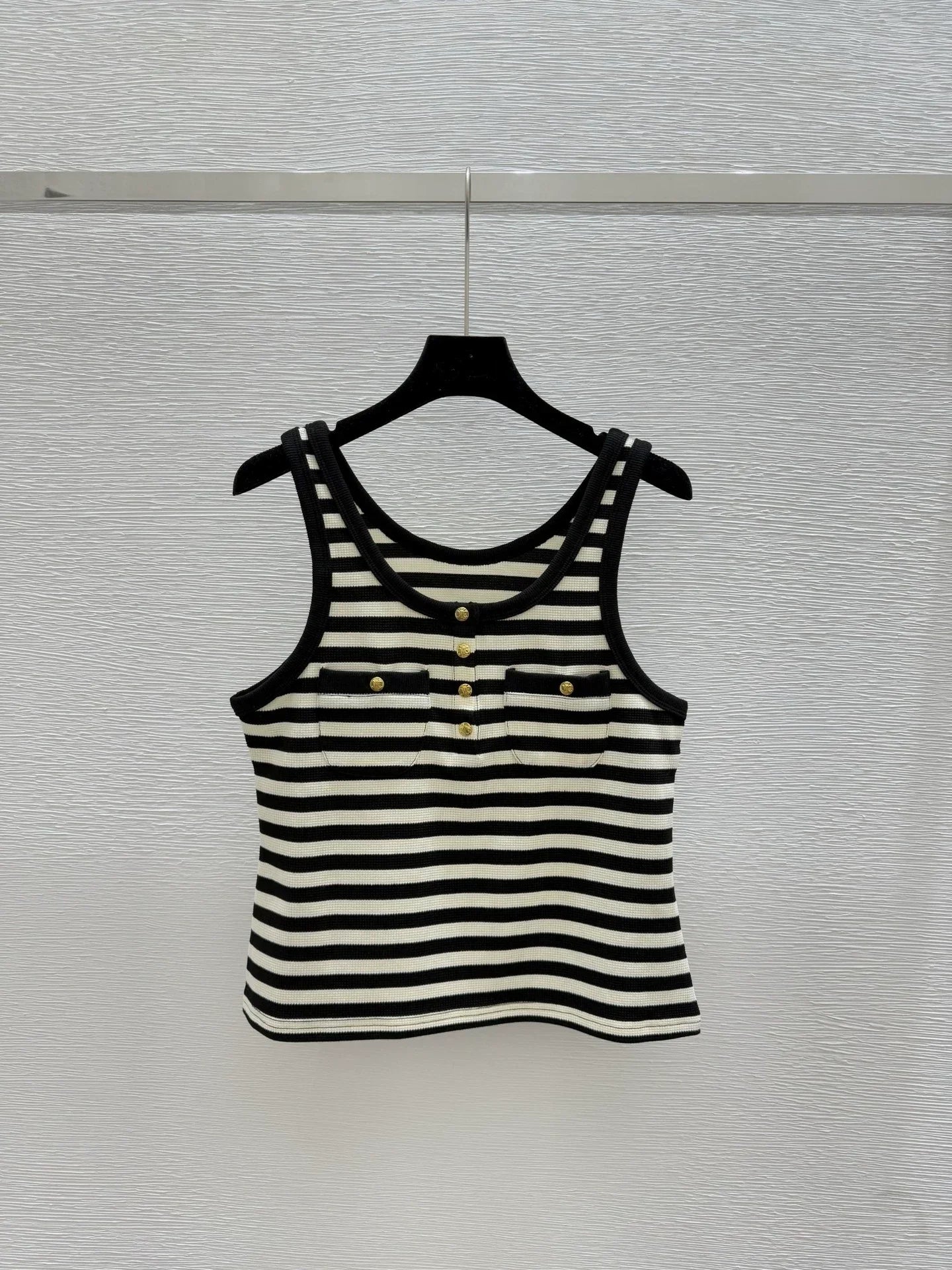 25 new contrast striped button pocket knitted vest