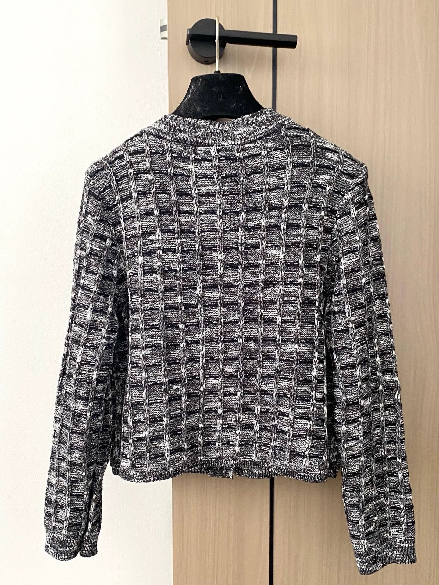 C New 25th Plaid Single-Breasted Round Neck Long-Sleeved Knit Cardigan(white/black/red)