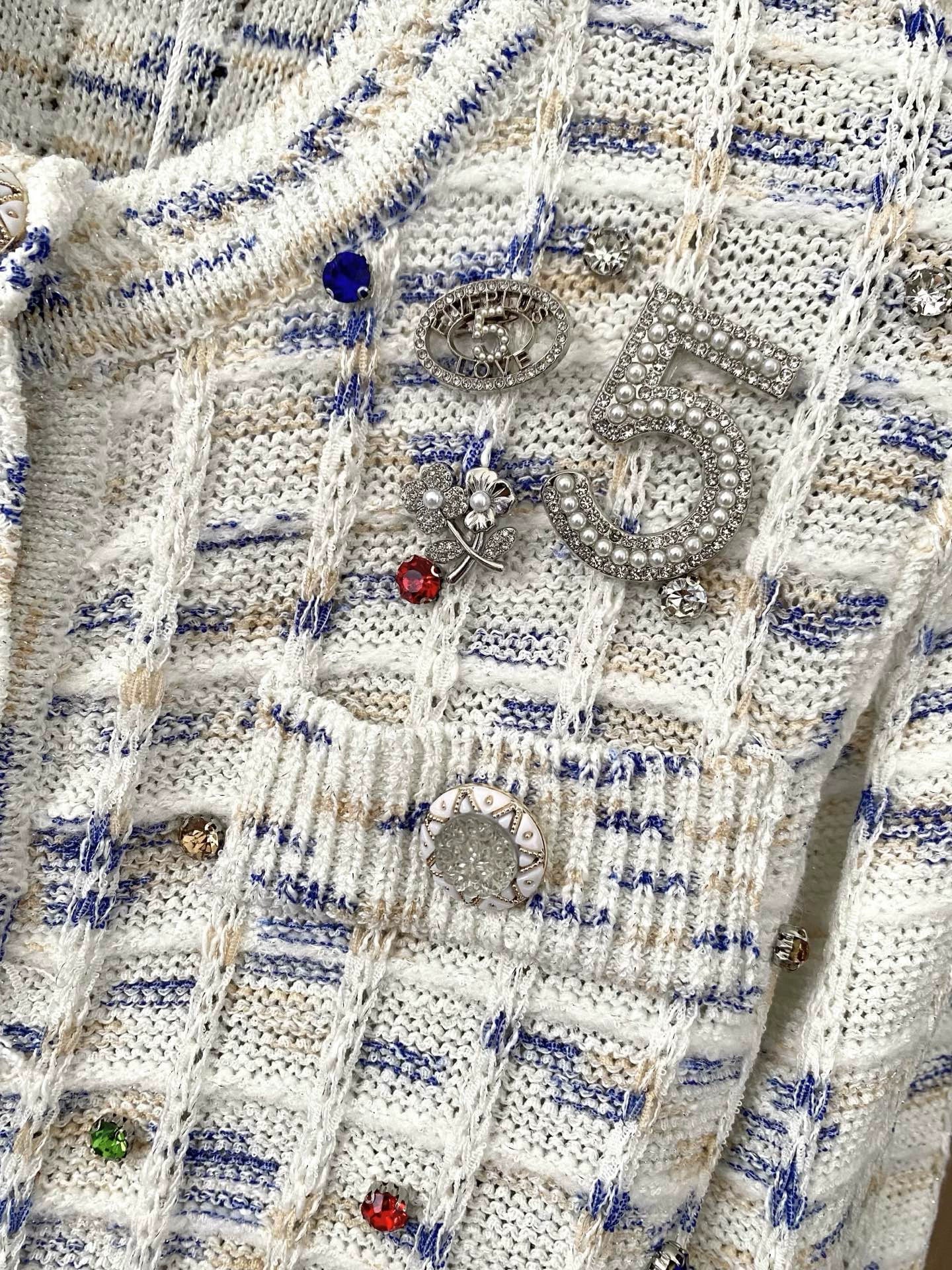C New 25th Plaid Single-Breasted Round Neck Long-Sleeved Knit Cardigan(white/black/red)