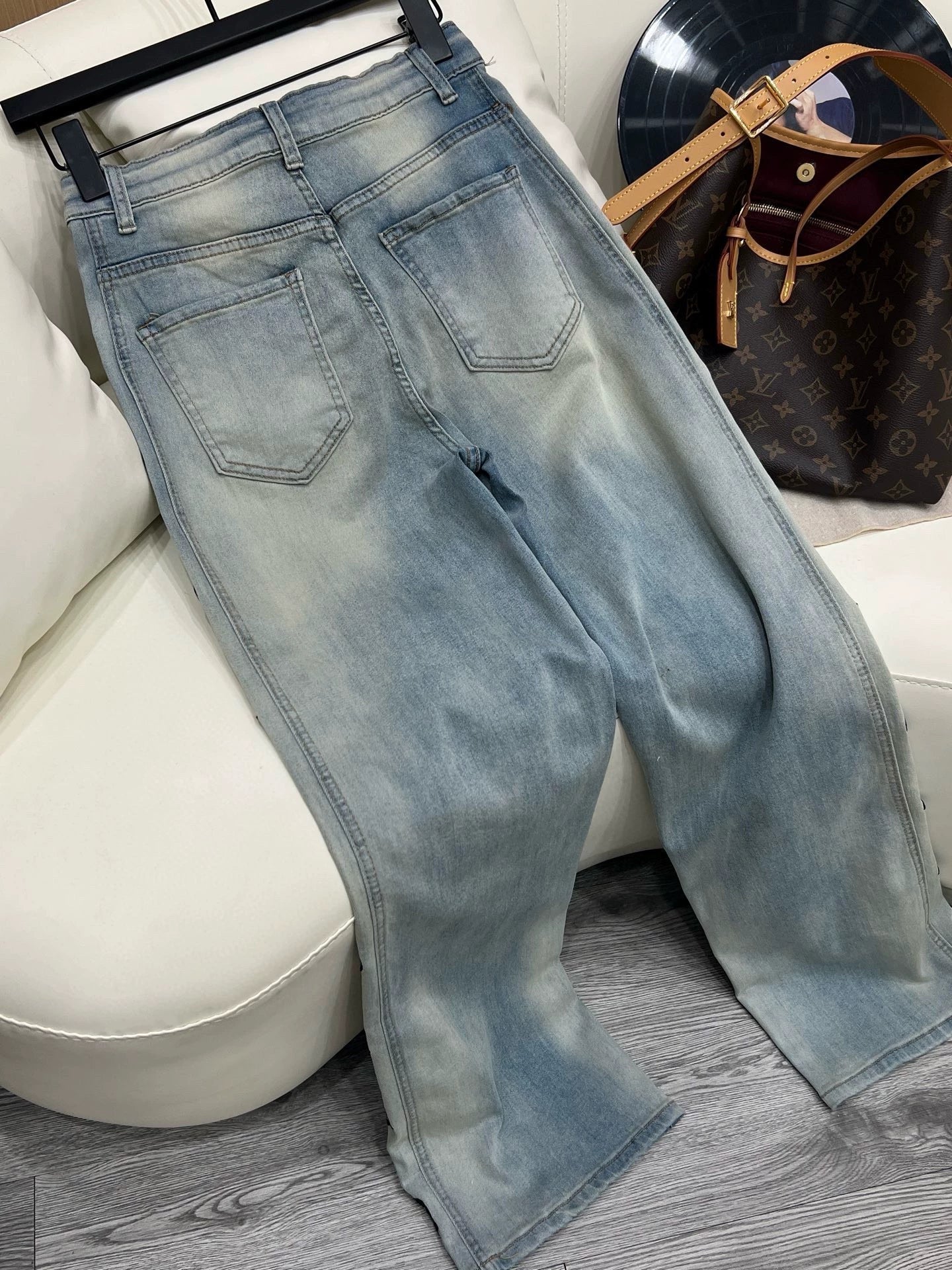 L 25 Embroidered Stretch Jeans