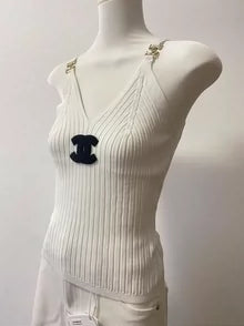 25ss Metal logo V-neck tank top