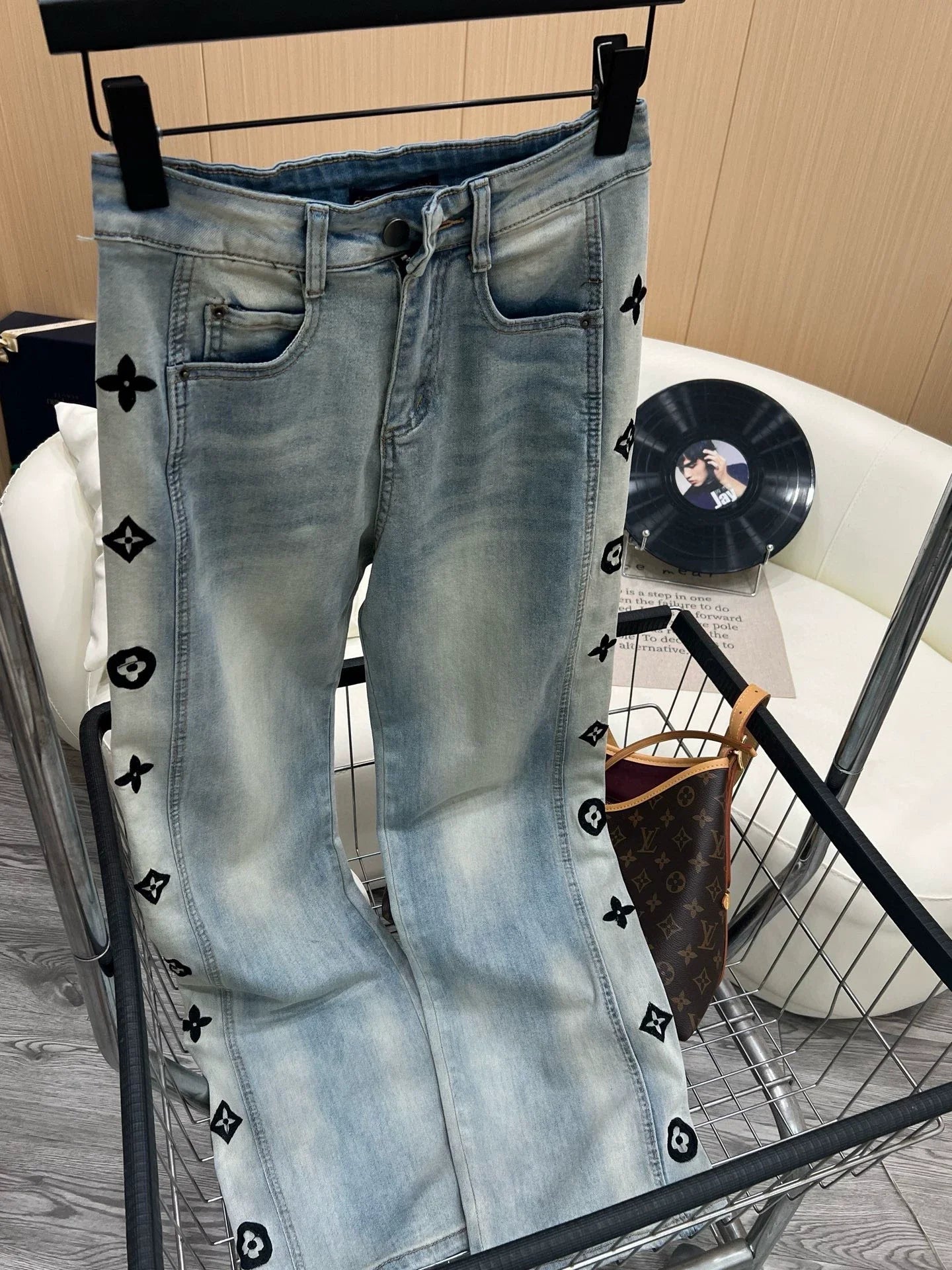 L 25 Embroidered Stretch Jeans