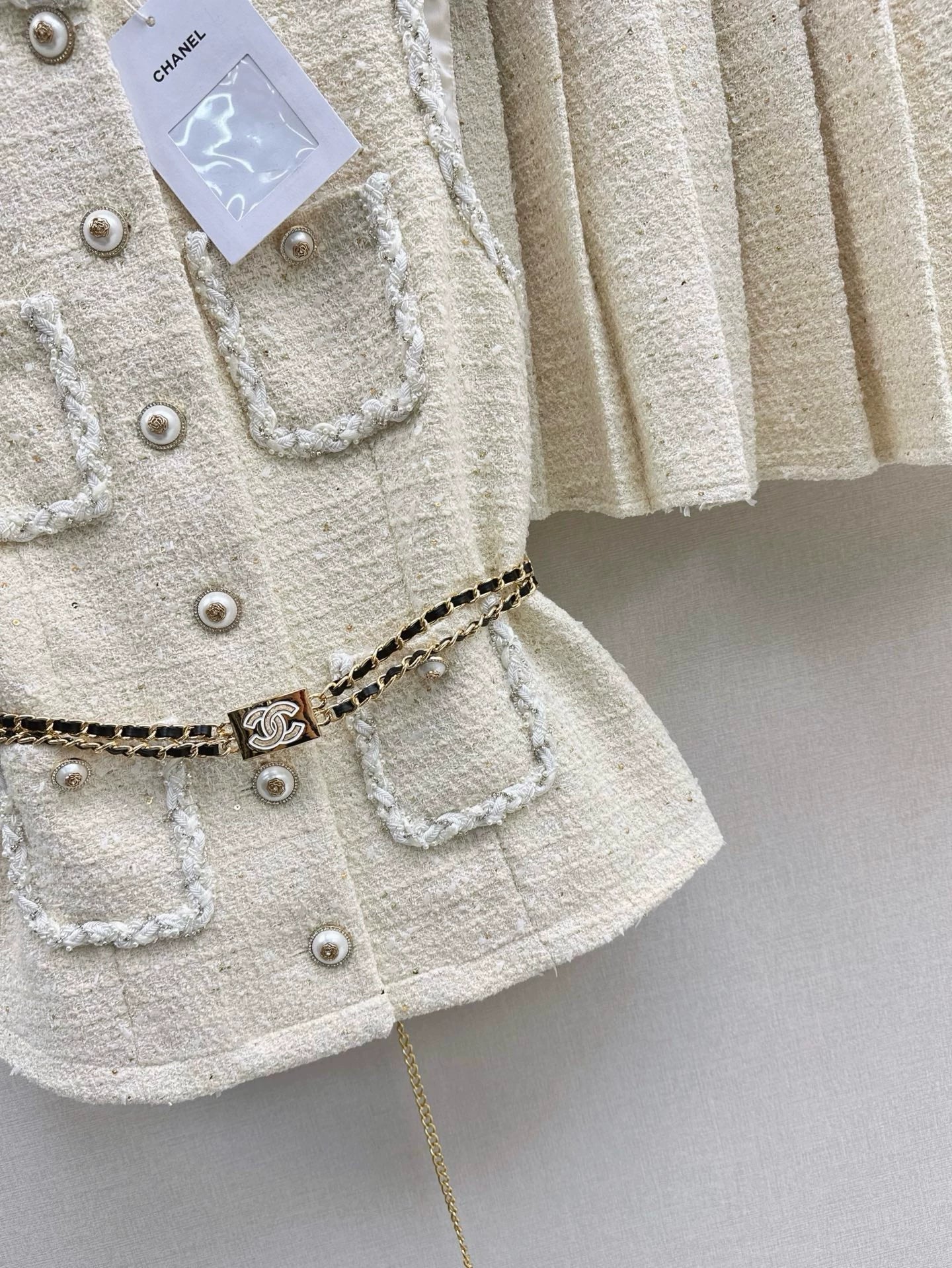 25 Spring/Summer New Knitting Set Sleeveless Knitting Vest + Pressure Pleated Half Skirt