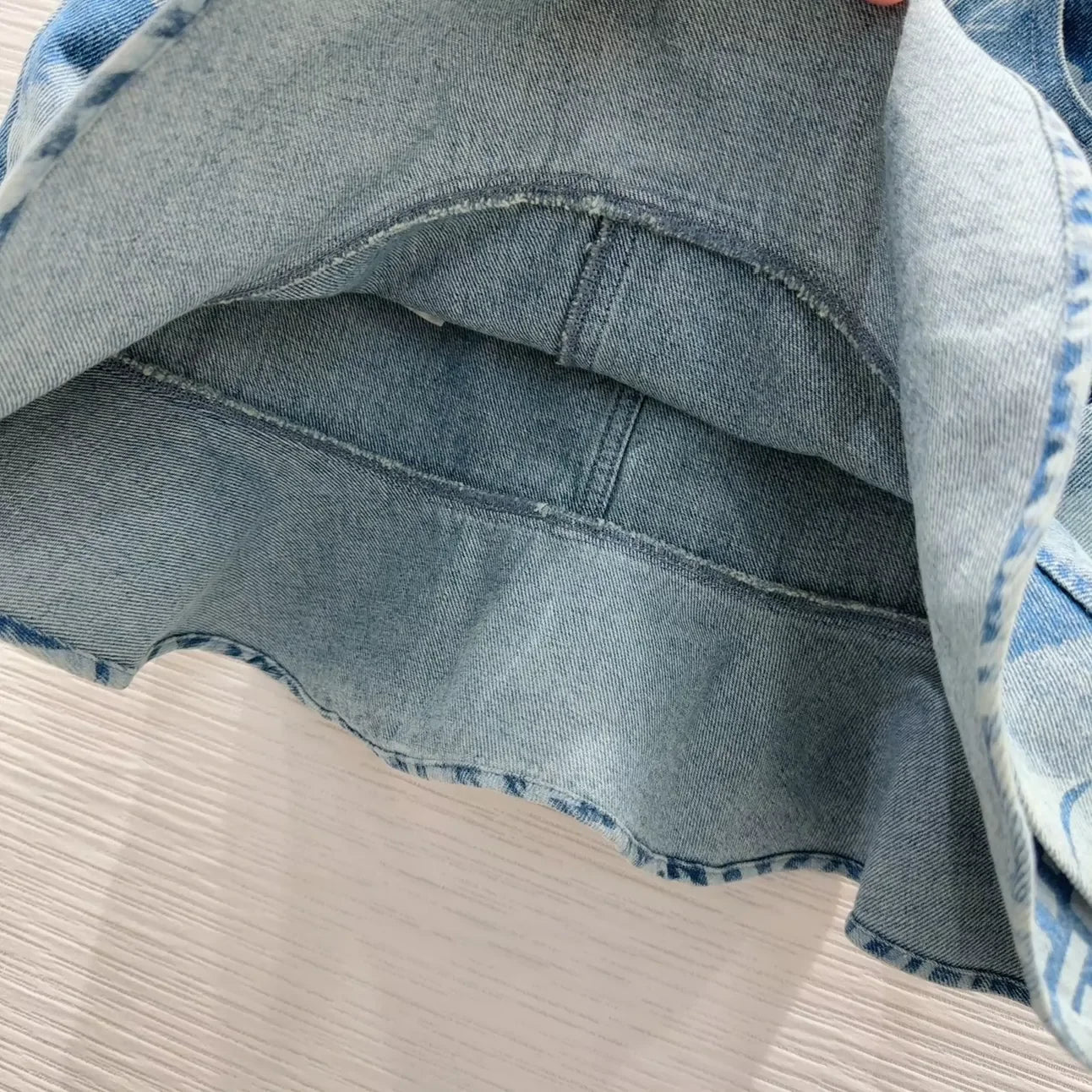 F 25 New Embroidered Printed Ruffle Hem Denim Skirt