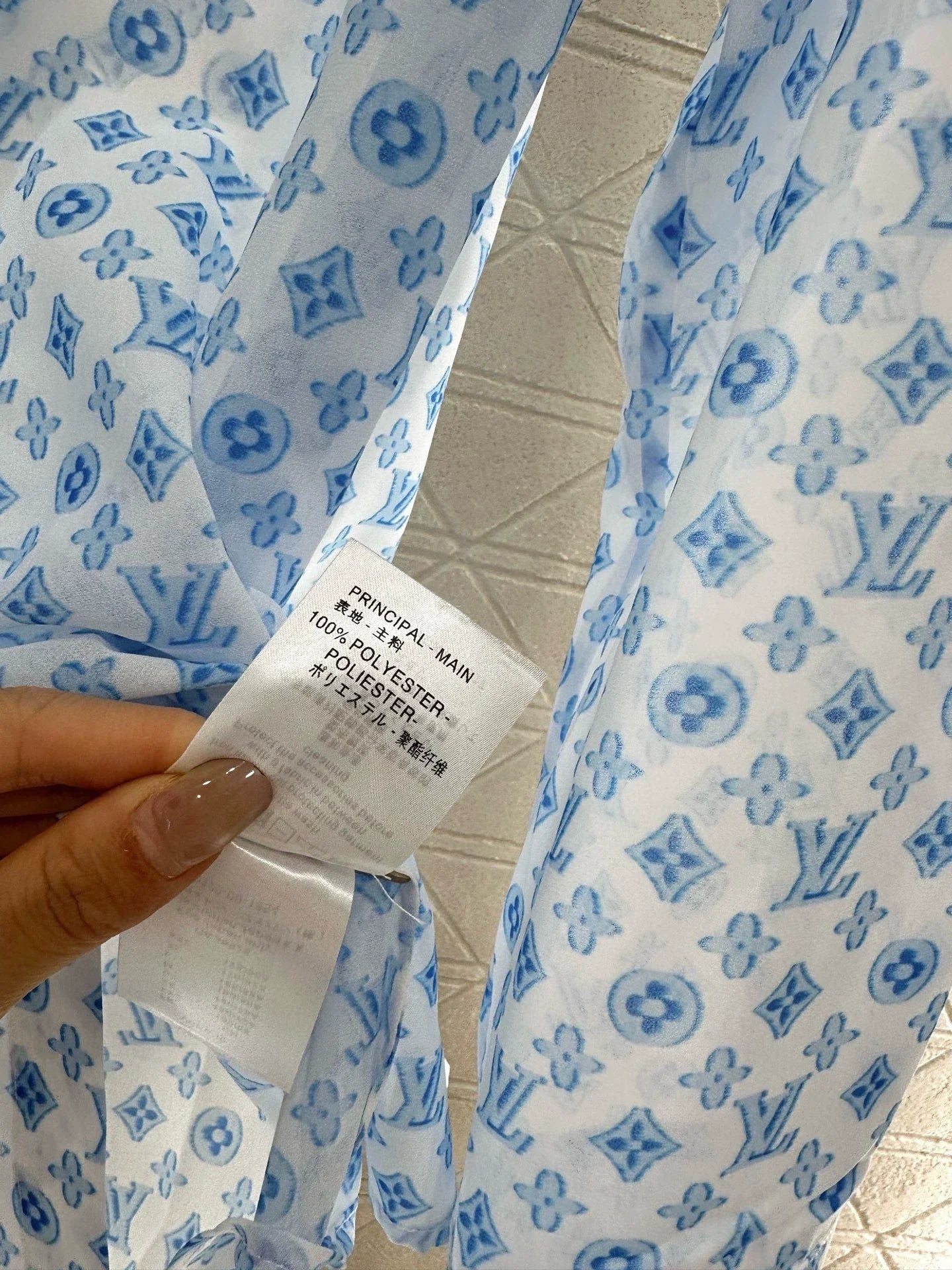 L 25 Printed Silhouette Shirt(Blue pink)