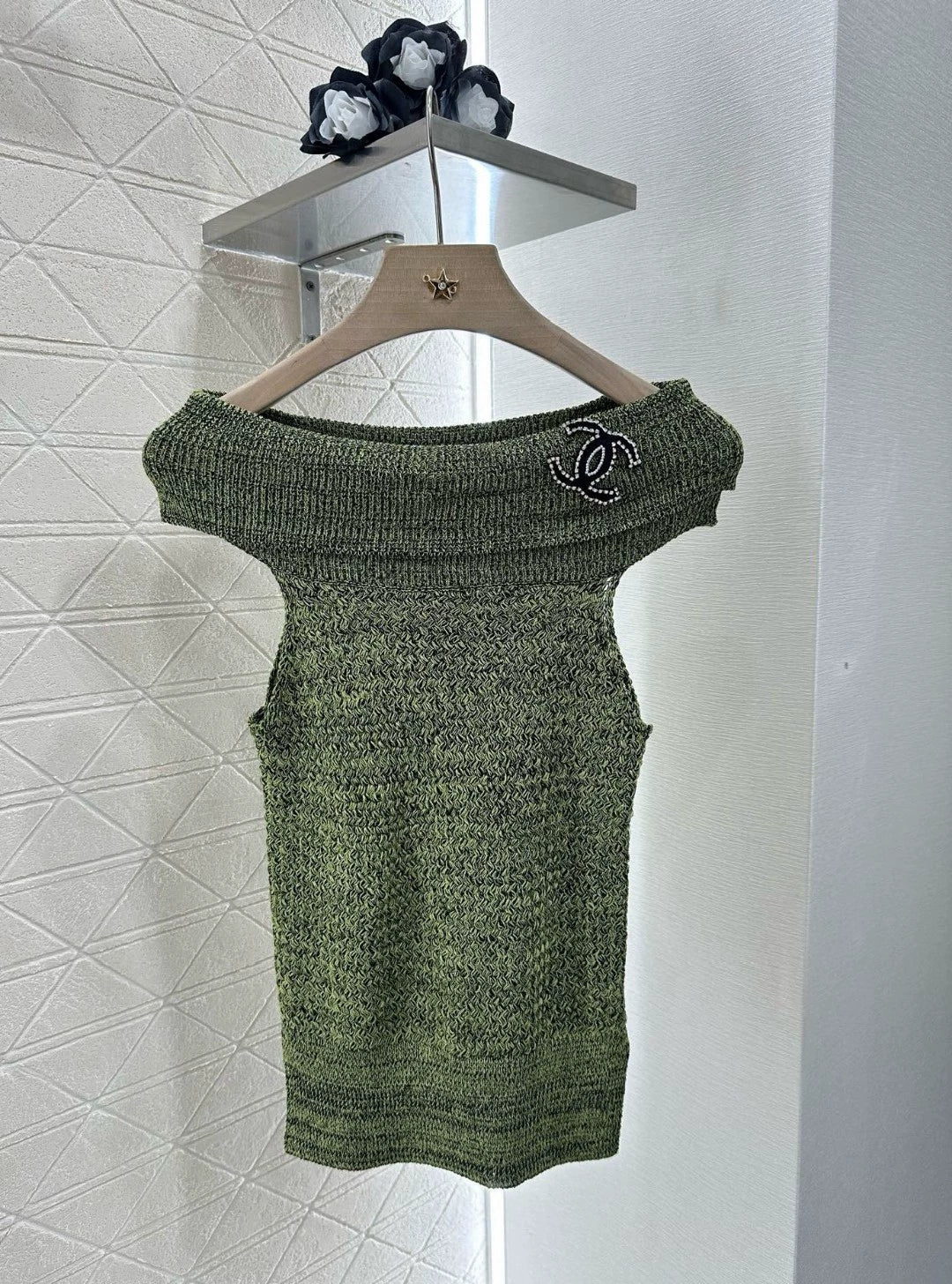 C 25 New One-Shoulder Knit Tops