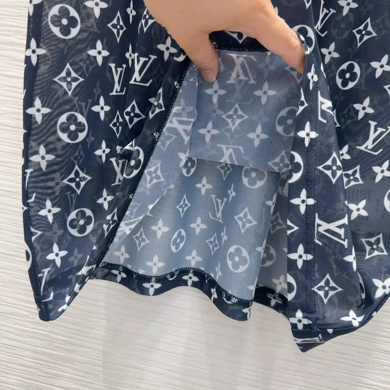 L 25 New Printed Round Neck Short Sleeve Mesh Top