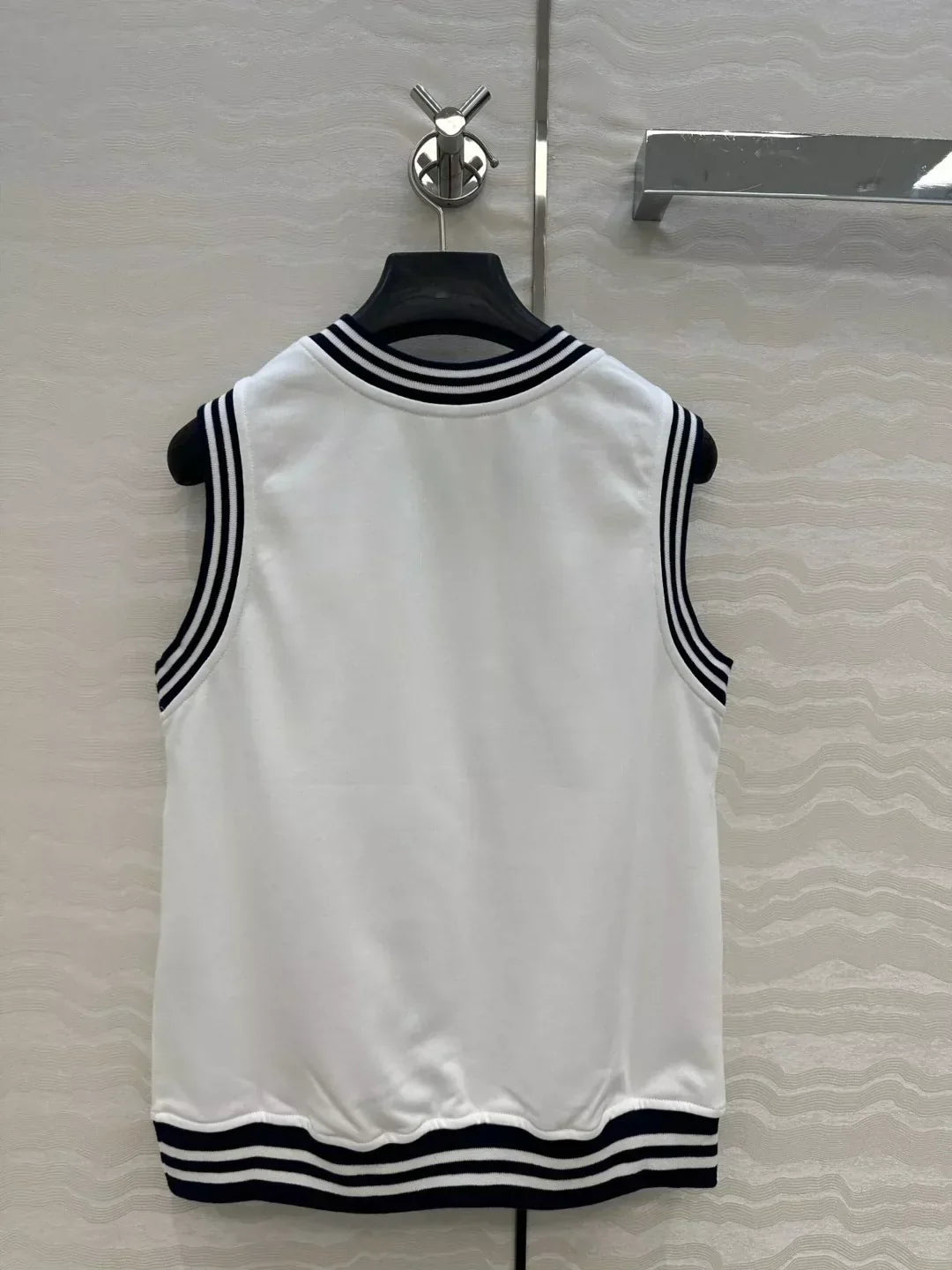 25 new sports white vest top