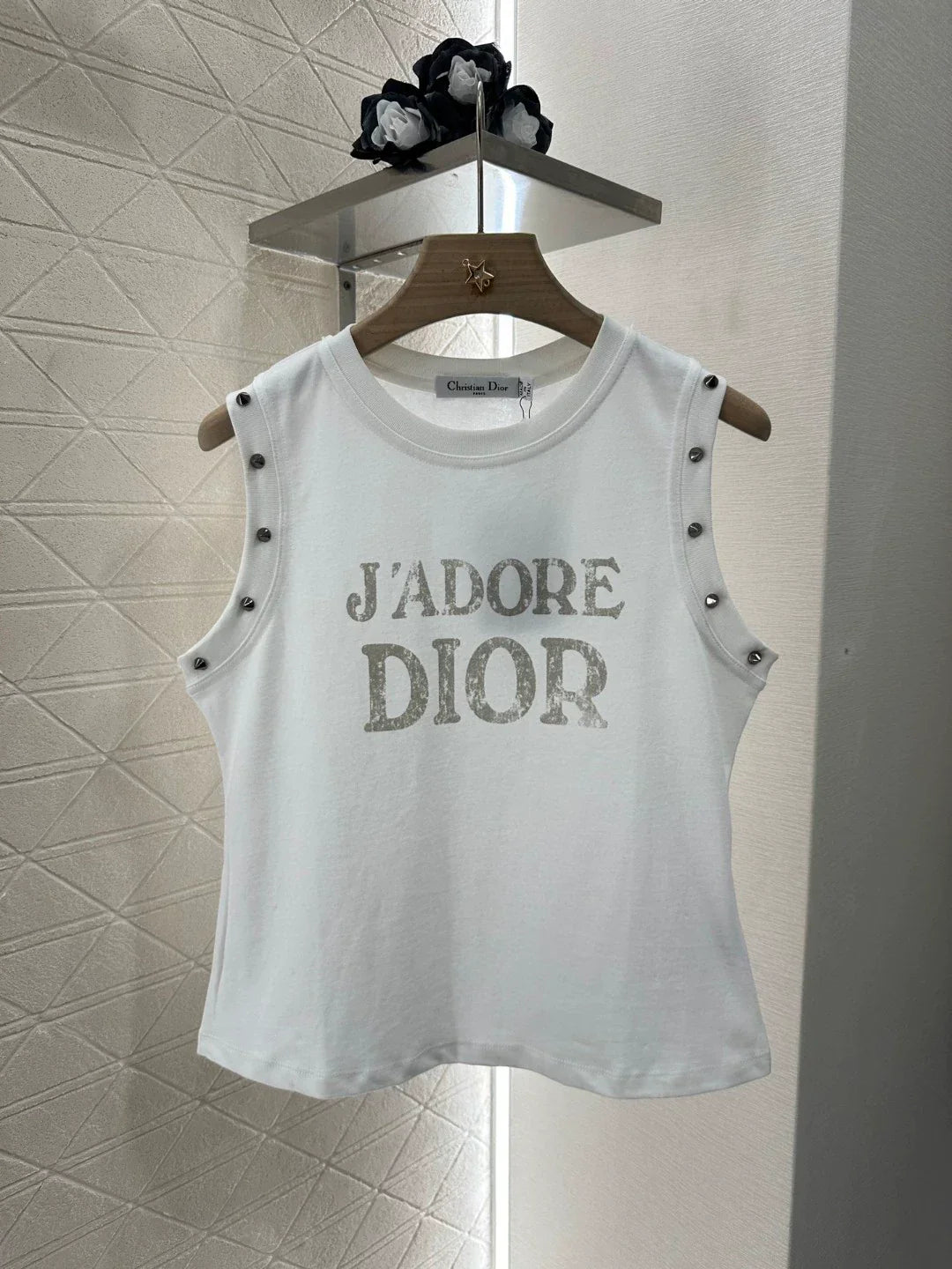 D 25 new riveted, distressed cotton undershirt(gray white)