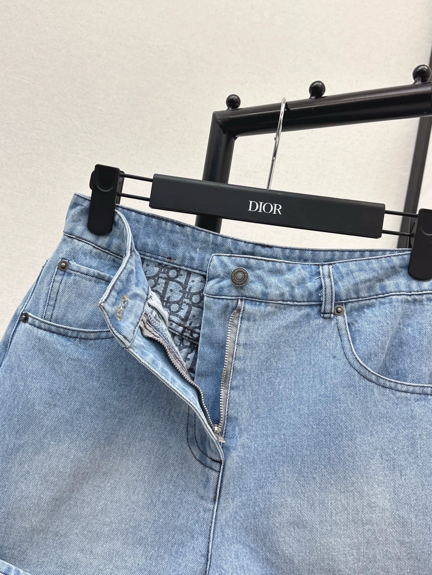 D 25 Spring/Summer New Denim Shorts