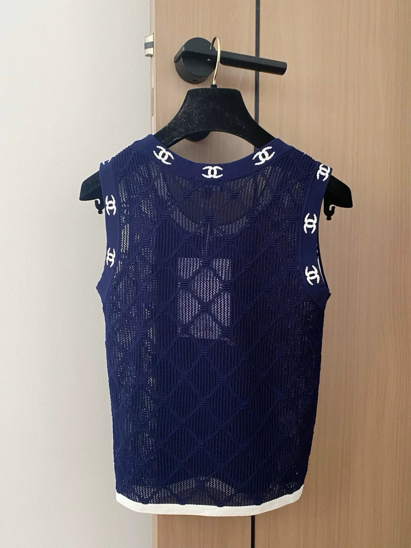 25 new summer knitted vests