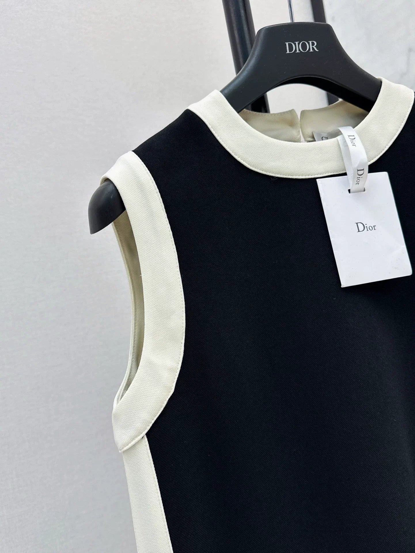 D 25 Spring/Summer New Classic Round Neck Sleeveless Dresses