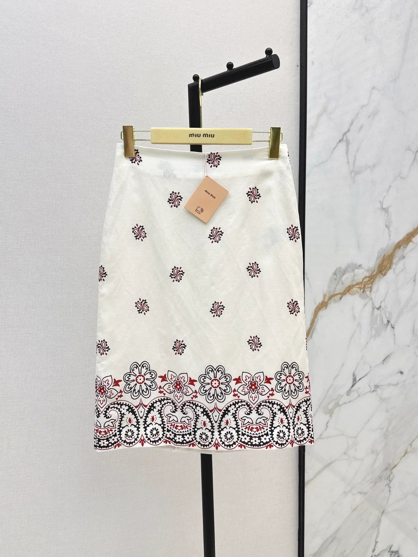 M 25 Spring/Summer Sleeveless Top + High Waisted Hip Half Skirt Set