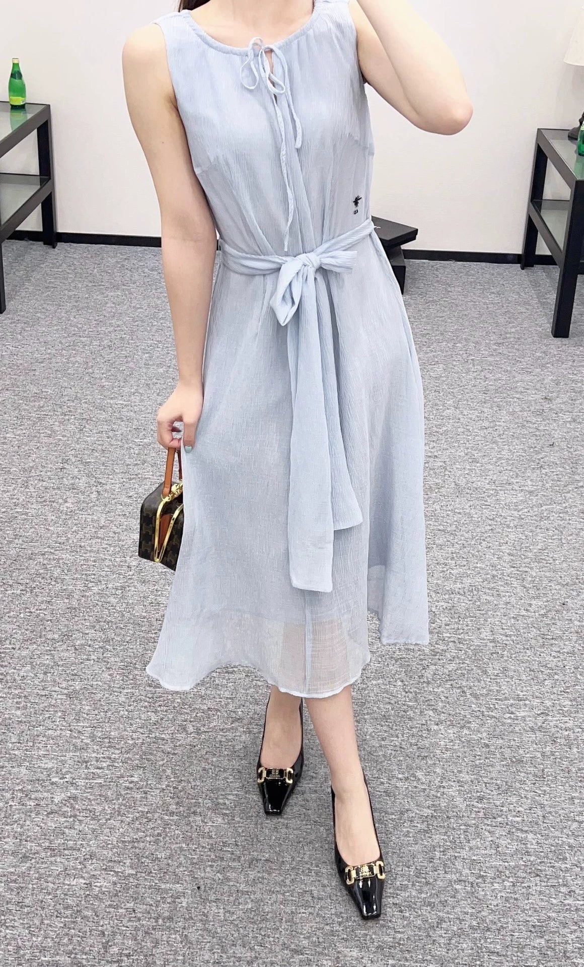 D 25 Round-neck belted vest dress