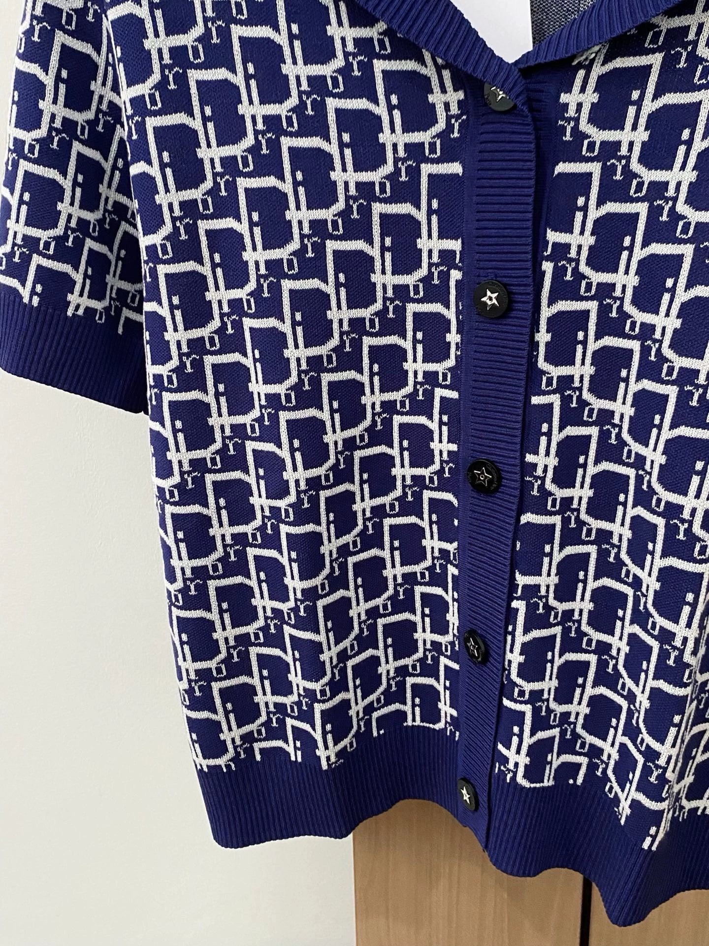25 New Mitsubishi Tricolor Cardigan