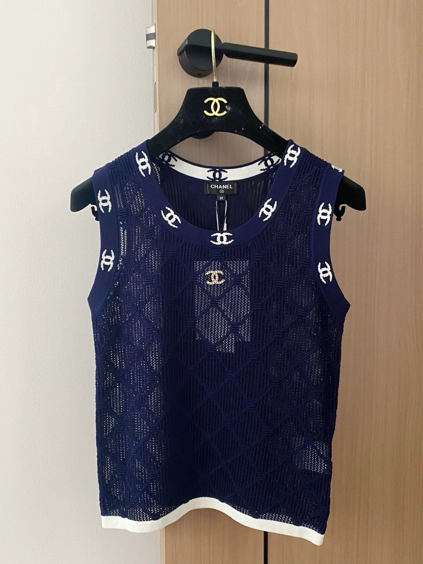 25 new summer knitted vests
