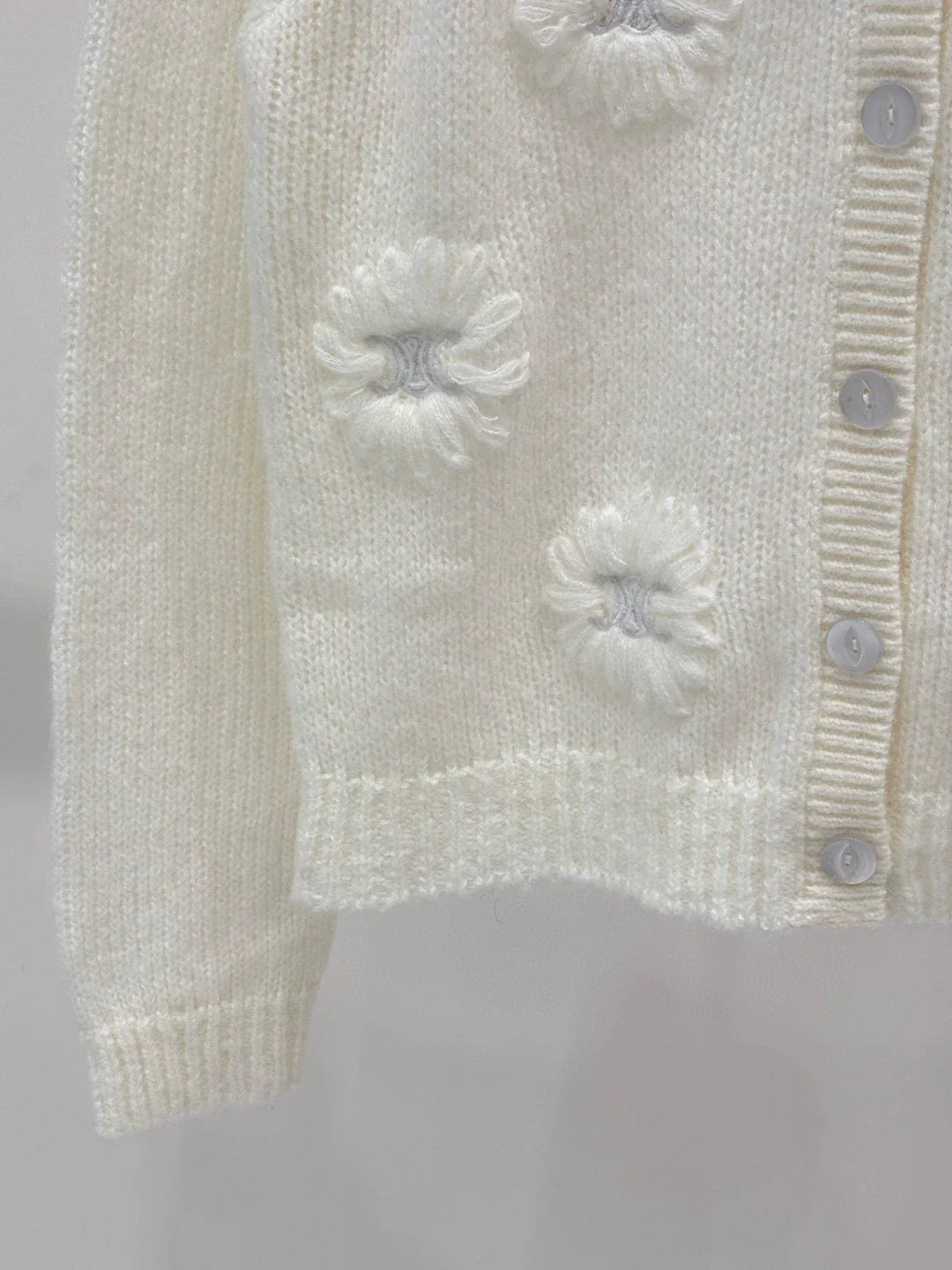 CE 25 Early Autumn New Round Neck Logo Embroidery Flower Three-Dimensional Jacquard Knitted Cardigan