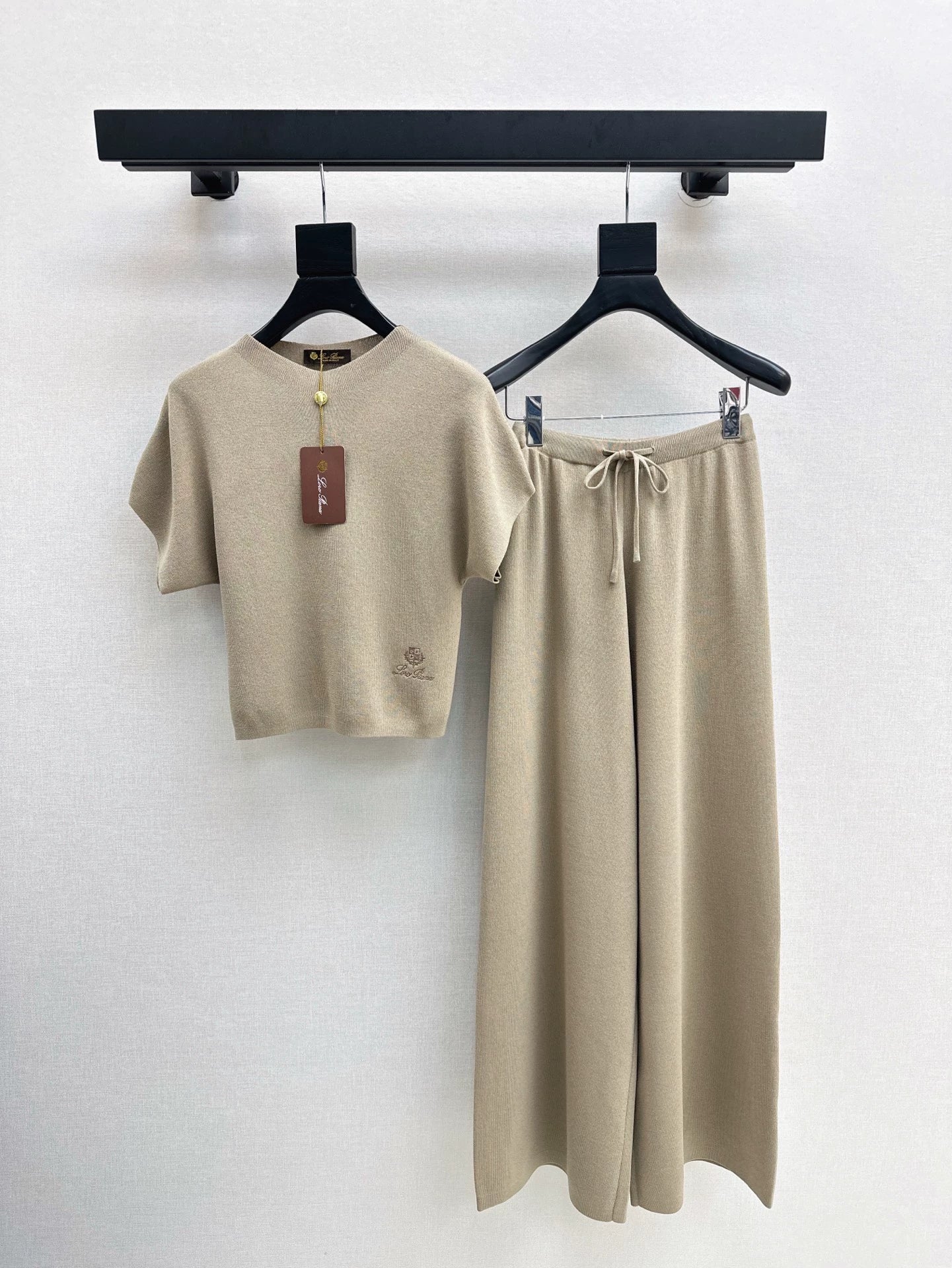 25 Spring/Summer New High-end Minimalist Knit Suit