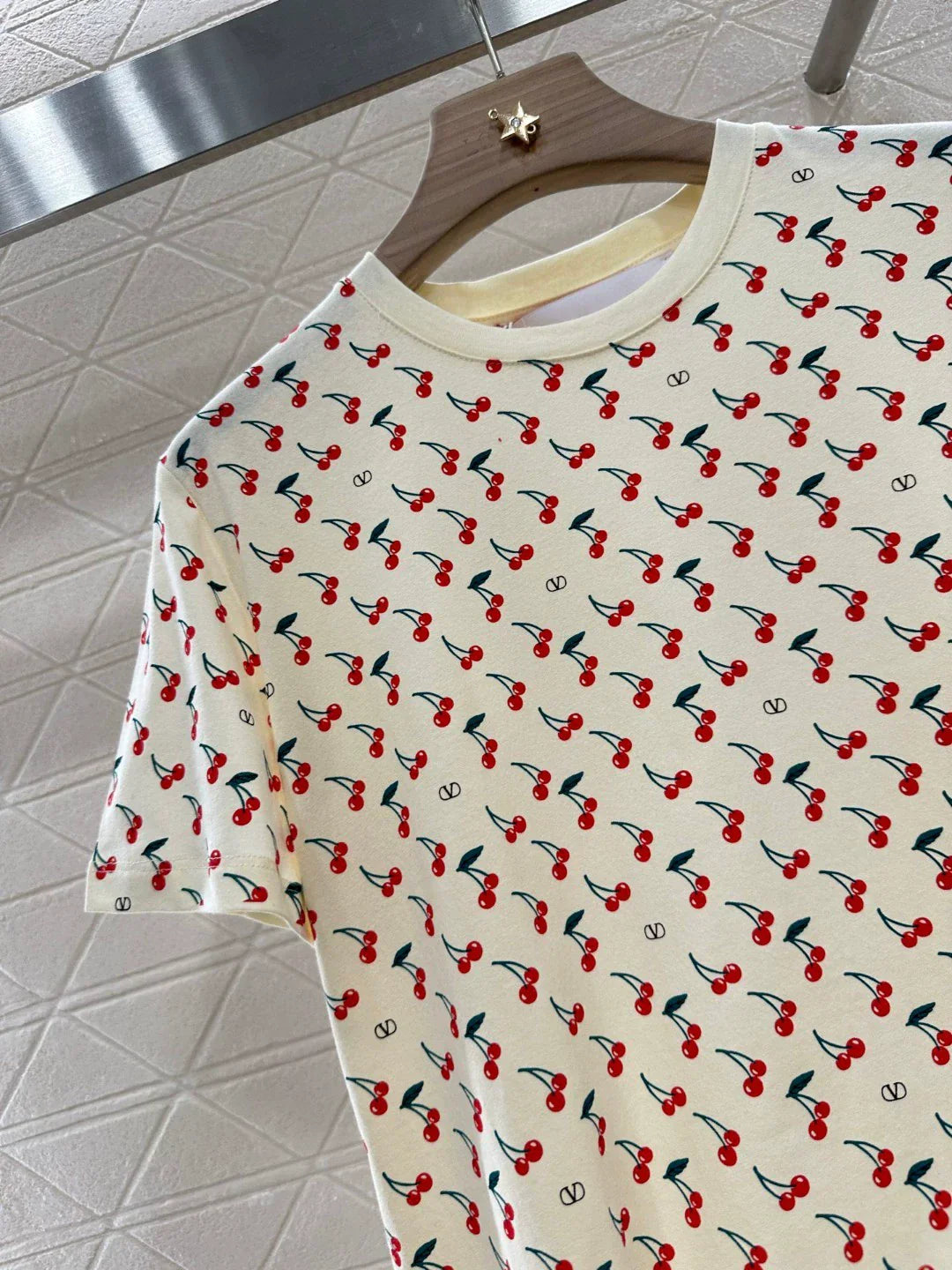 v 25 New Cherry Printed Round Neck Short Sleeve T-Shirt