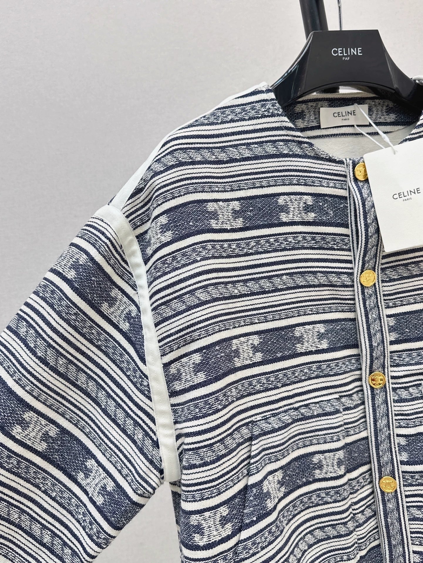 25 Early Autumn New Embroidered Jacket