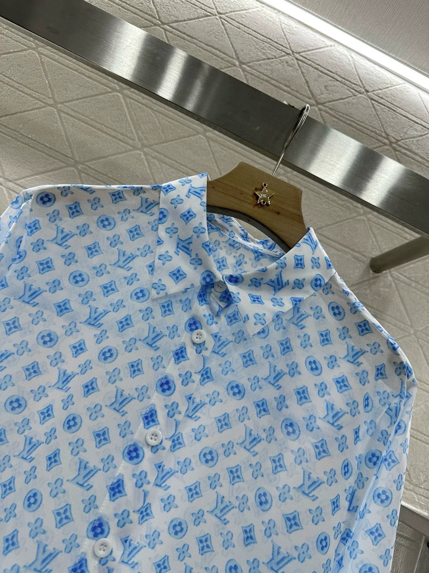 L 25 Printed Silhouette Shirt(Blue pink)