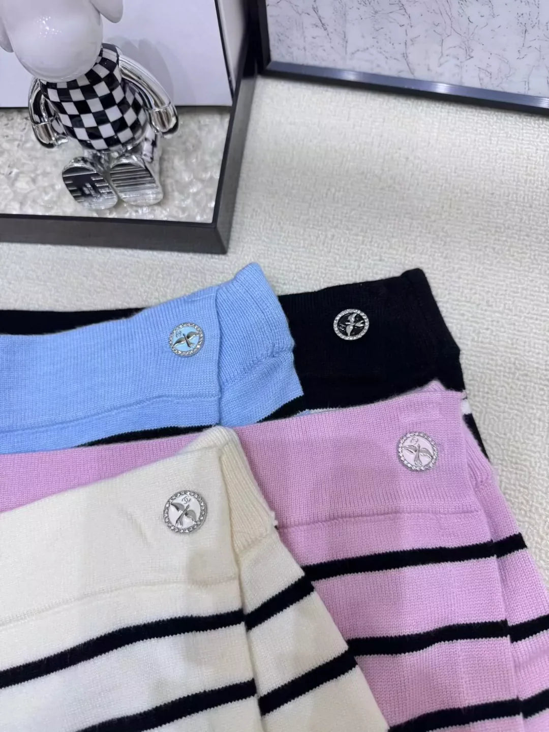 25 New hot sale Swallow logo front and back buttons Fake skirt shorts