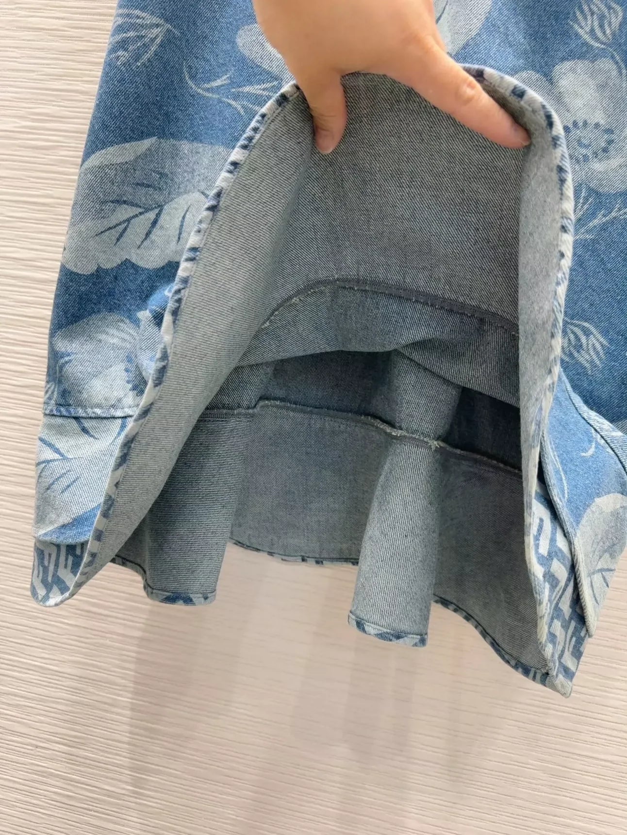 F 25 New Embroidered Pocket Printed Ruffle Hem Short Sleeve Denim Dresses